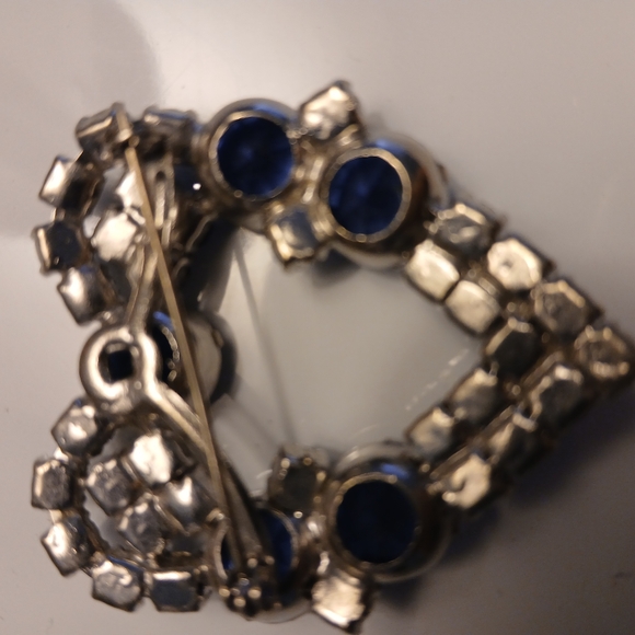 Vintage heart pin - Picture 2 of 2